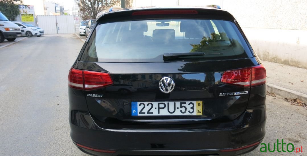 2009' Volkswagen Passat Variant photo #3