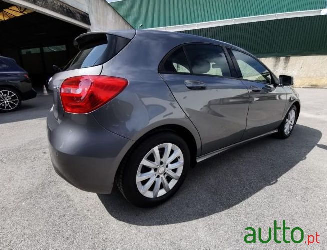 2015' Mercedes-Benz A-160 photo #3