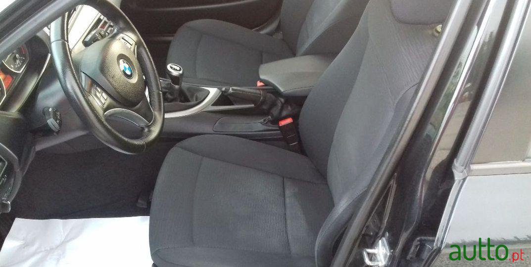 2009' BMW 116 D photo #2