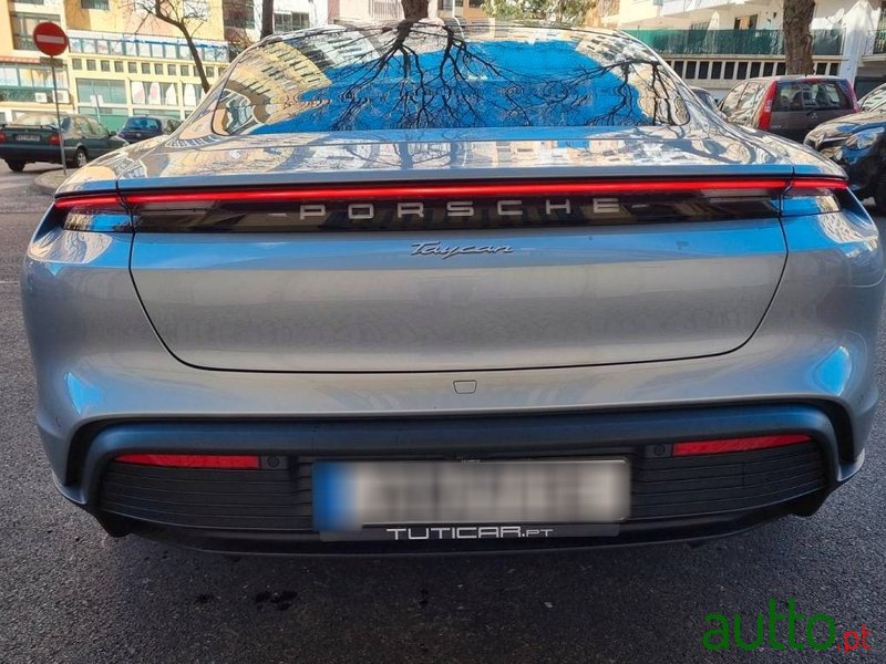 2021' Porsche Taycan photo #3