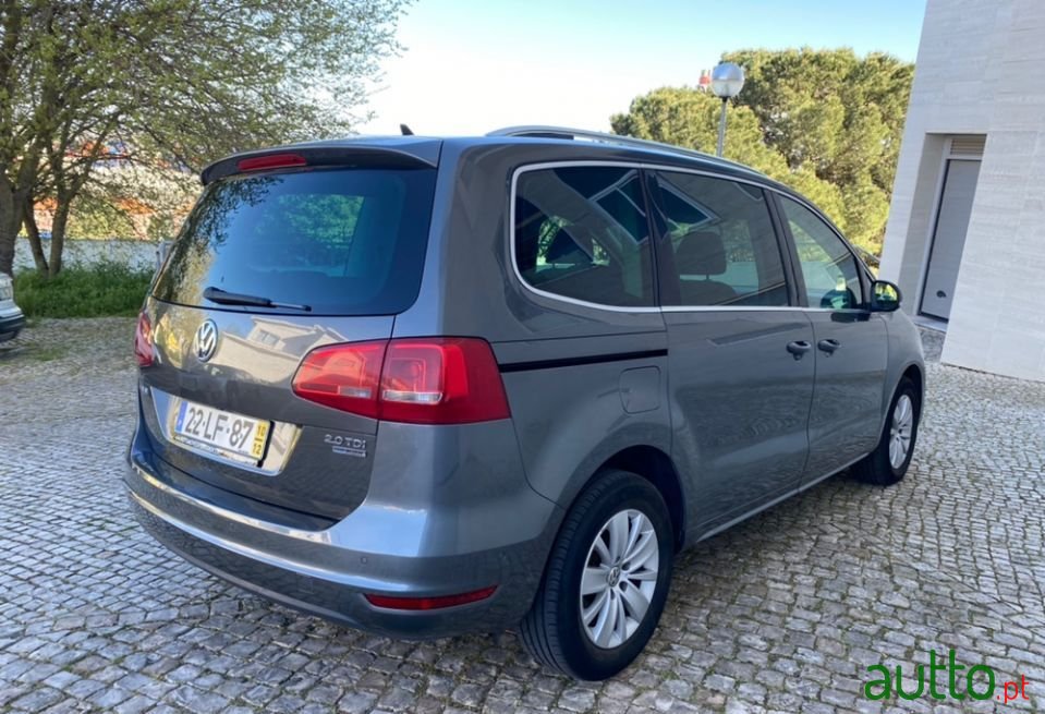 2010' Volkswagen Sharan photo #5