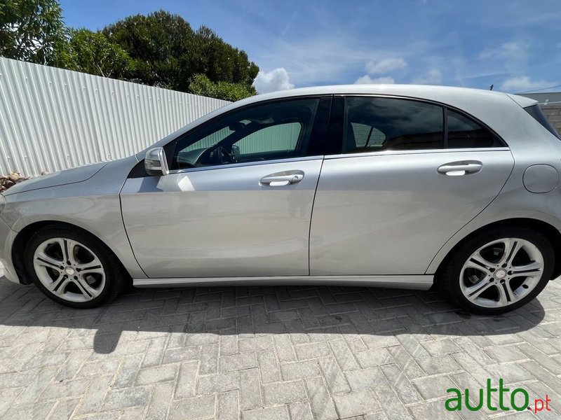 2012' Mercedes-Benz A 200 photo #1