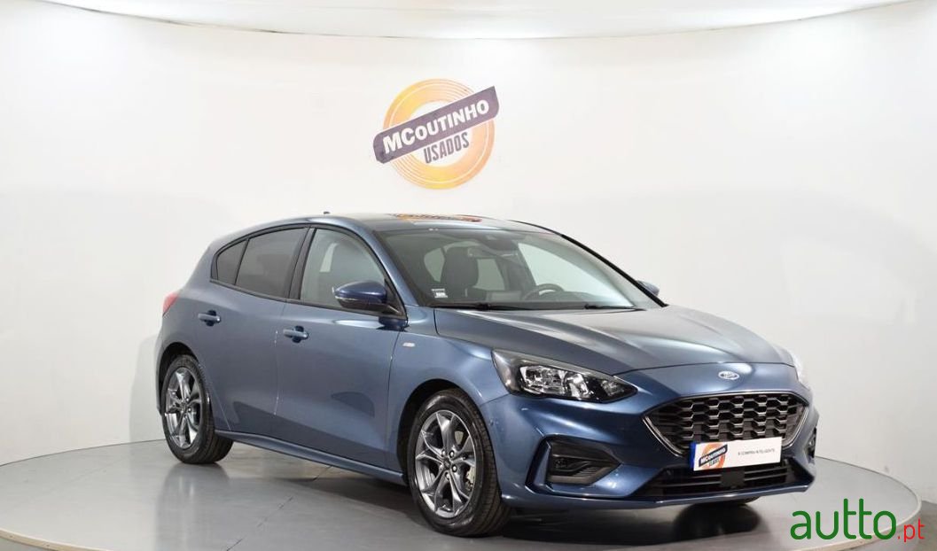 2020' Ford Focus photo #3