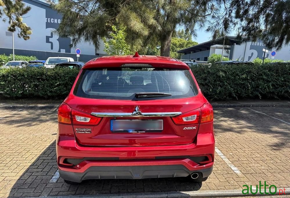 2017' Mitsubishi ASX photo #6