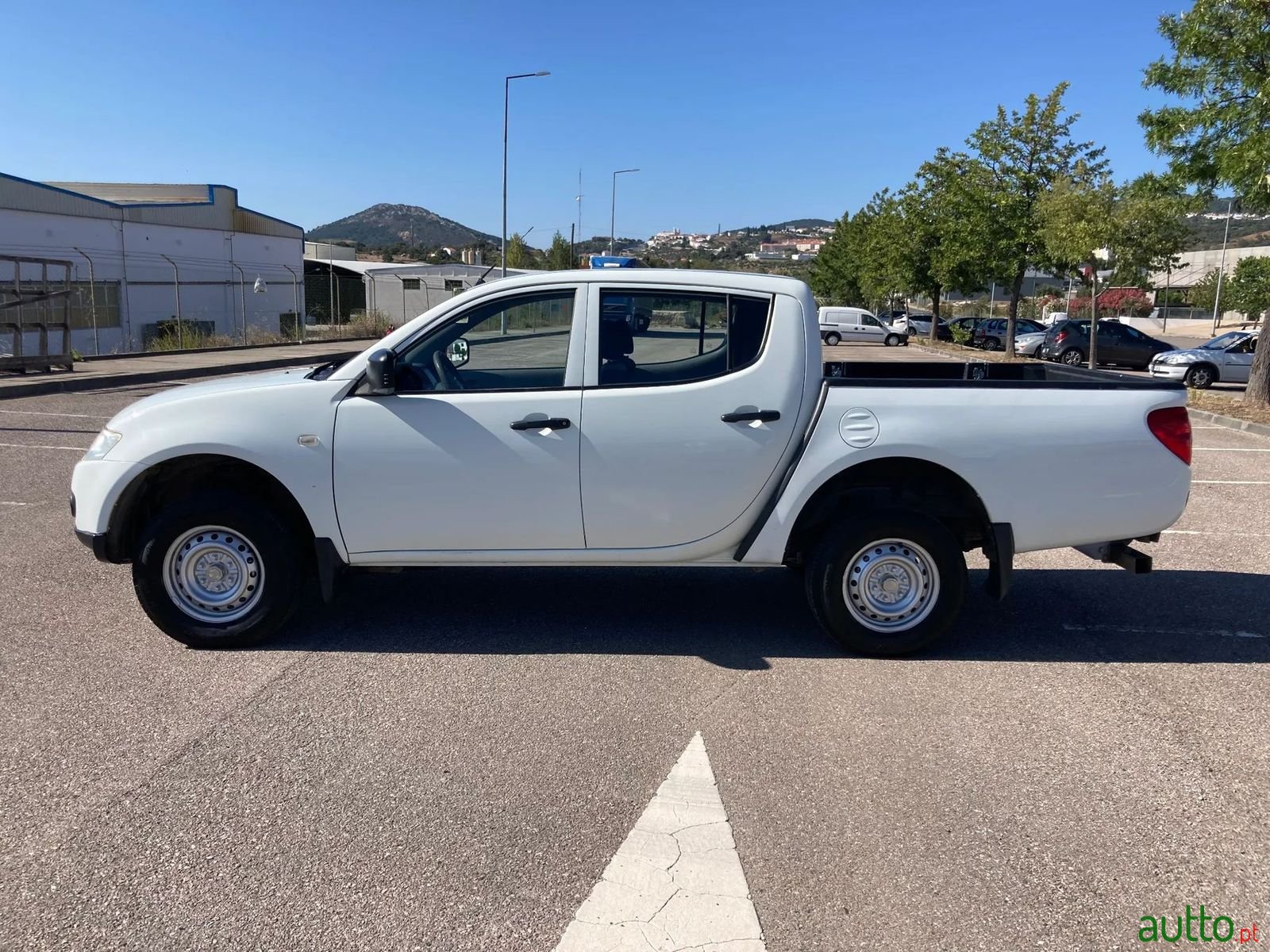2013' Mitsubishi L200 photo #3