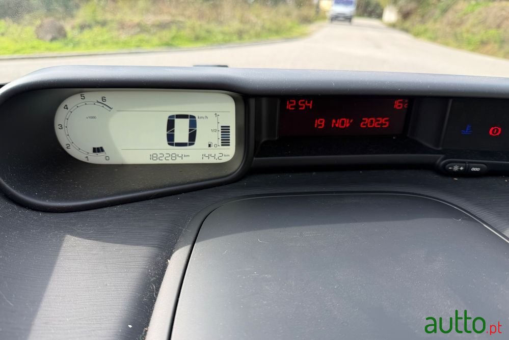 2009' Citroen C3 Picasso Vti Exclusive photo #6