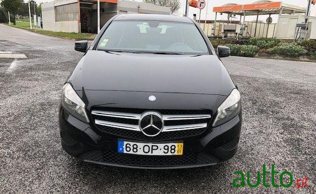 2013' Mercedes-Benz A-180 Classe A photo #1