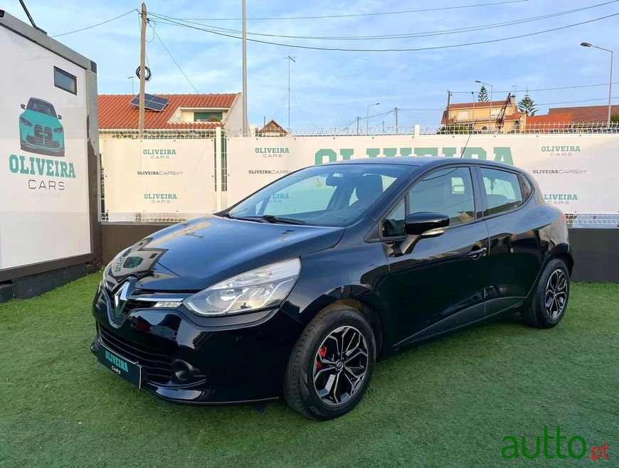 2015' Renault Clio photo #2