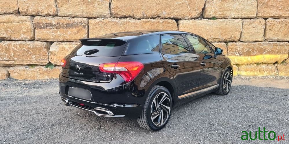 2016' DS Automobiles Ds5 photo #2