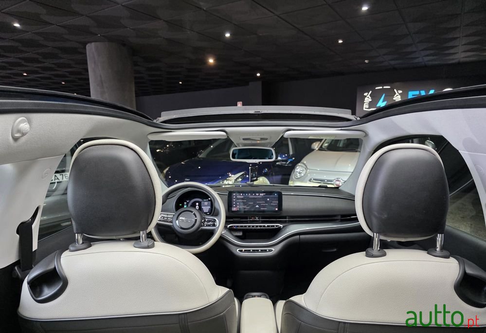 2021' Fiat 500E C La Prima photo #2