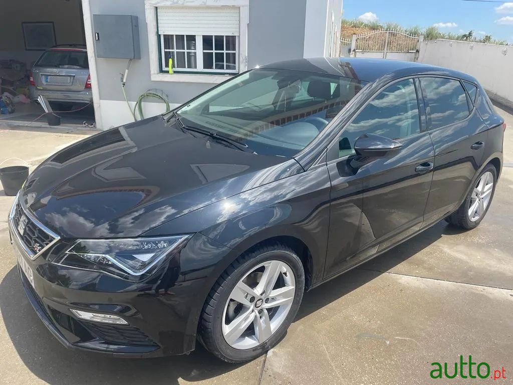 2020' SEAT Leon photo #1