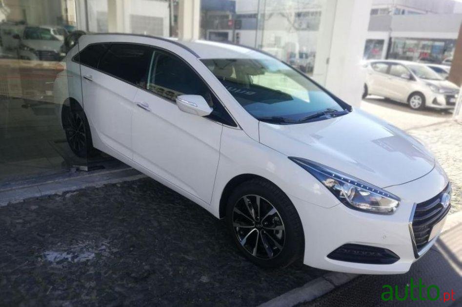 2019' Hyundai i40 Sw photo #1