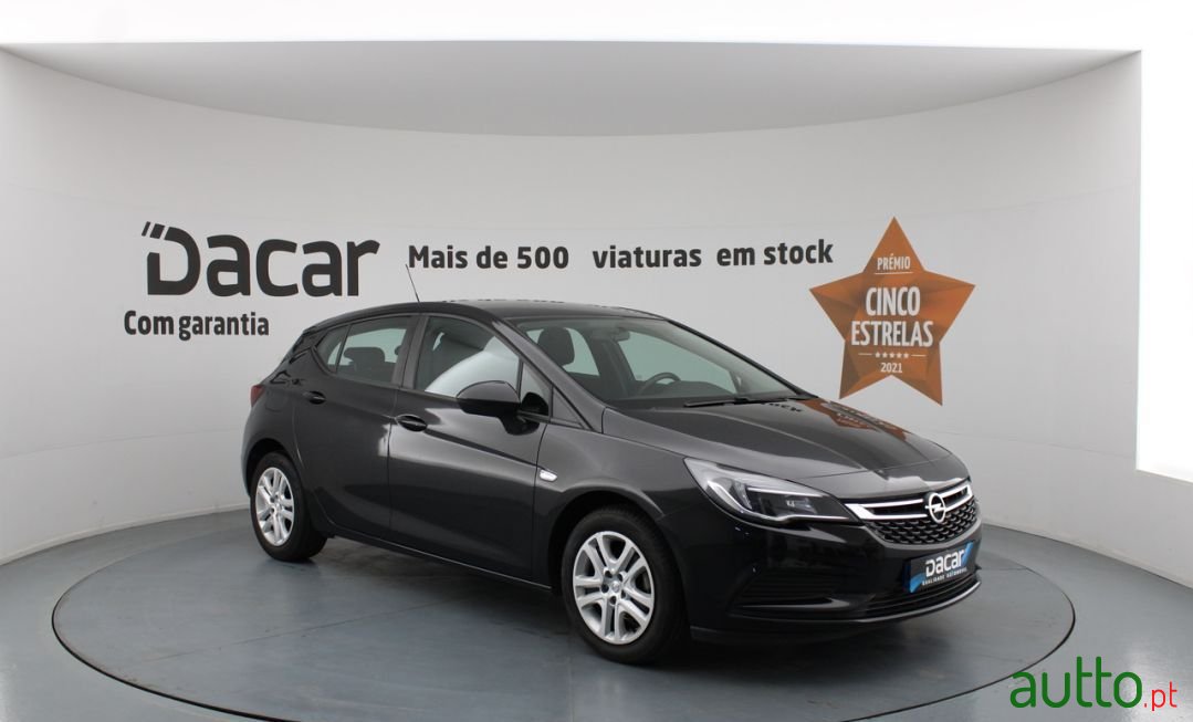 2019' Opel Astra photo #1