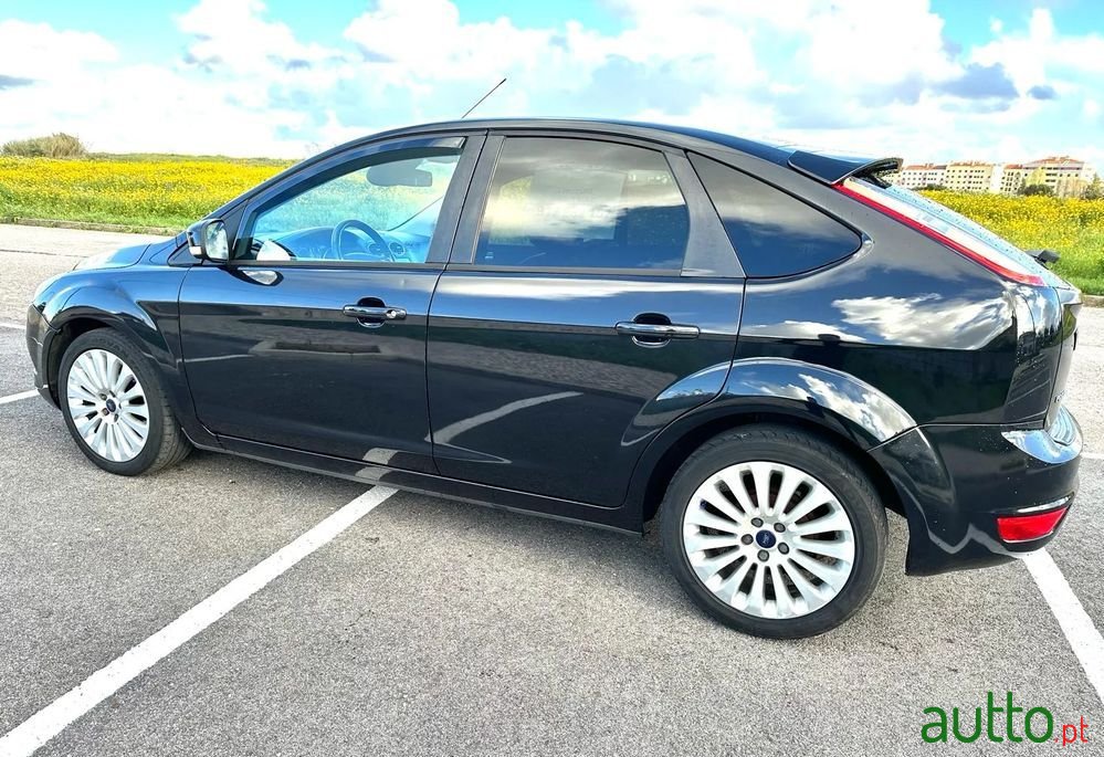 2009' Ford Focus photo #4