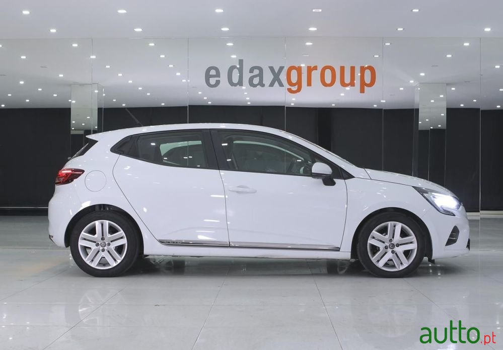 2020' Renault Clio 1.5 Blue Dci Intens photo #2