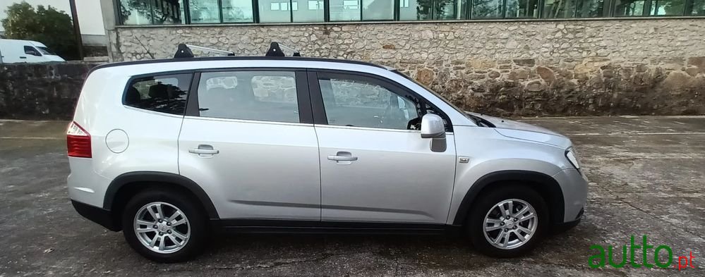 2011' Chevrolet Orlando photo #1