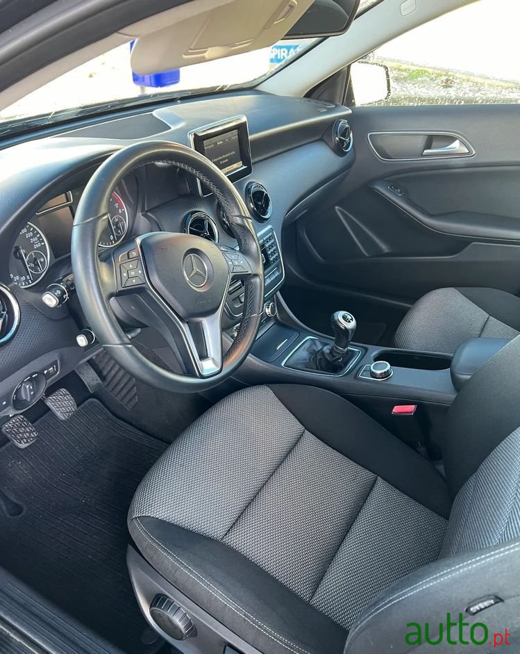 2015' Mercedes-Benz Classe A photo #4