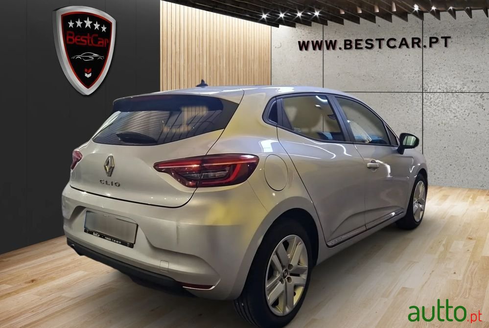 2021' Renault Clio photo #3