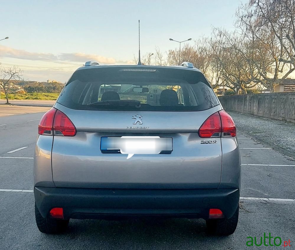 2014' Peugeot 2008 photo #6