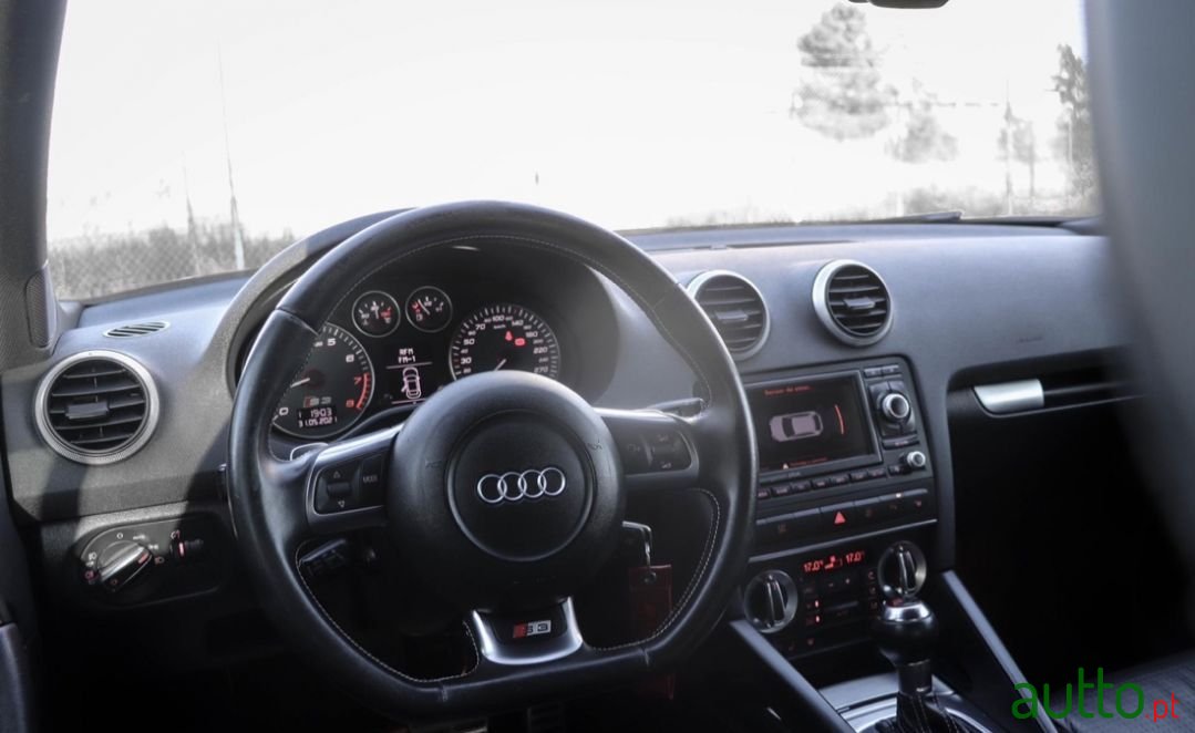 2010' Audi S3 Sportback photo #3