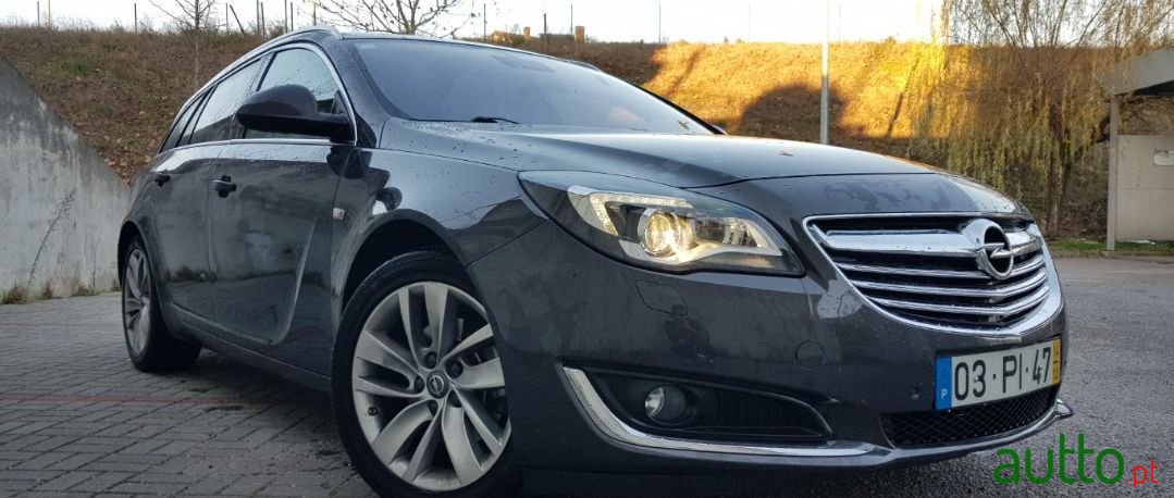 2014' Opel Insignia Sports Tourer photo #2