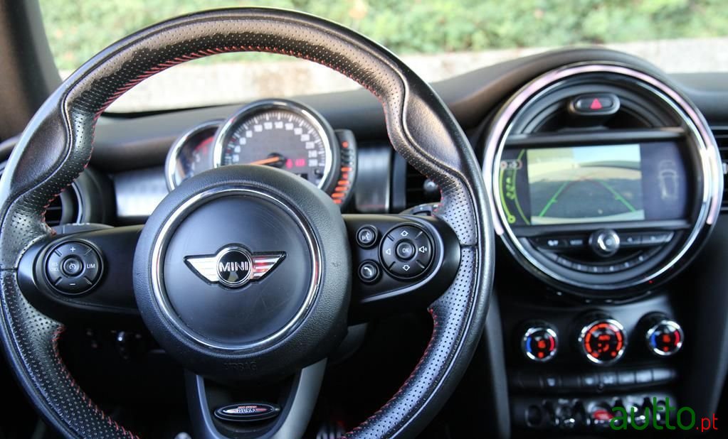 2016' MINI Cooper photo #6