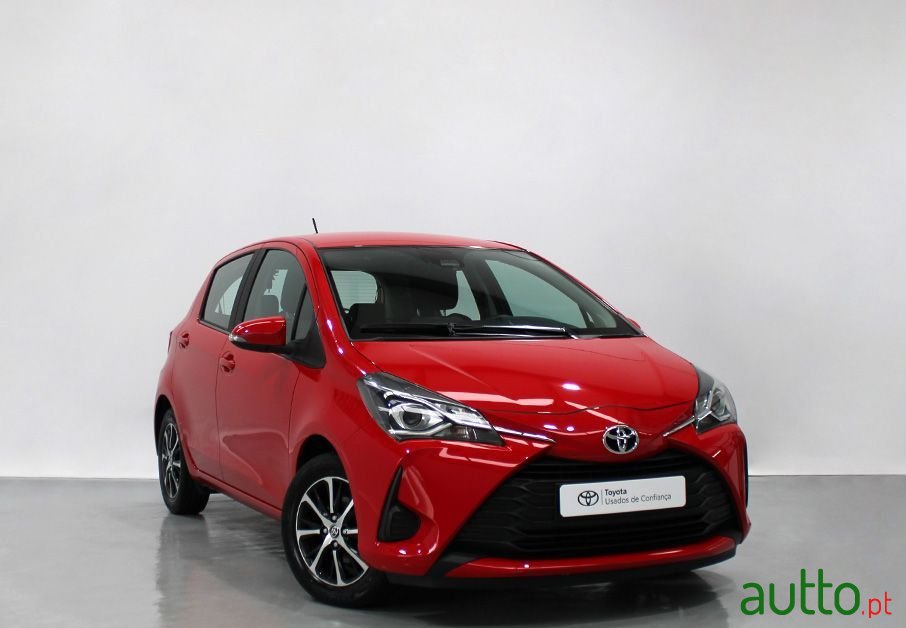 2020' Toyota Yaris photo #3