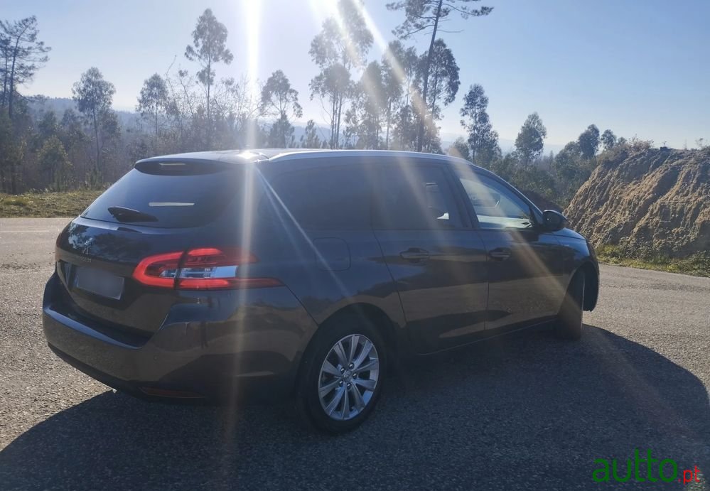 2018' Peugeot 308 Sw photo #3