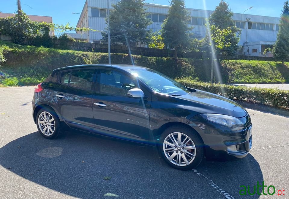 2010' Renault Megane photo #4