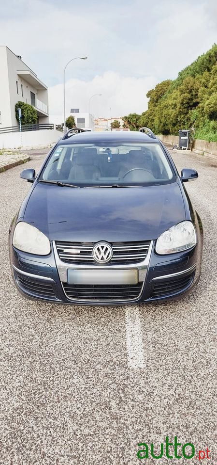 2009' Volkswagen Golf photo #1