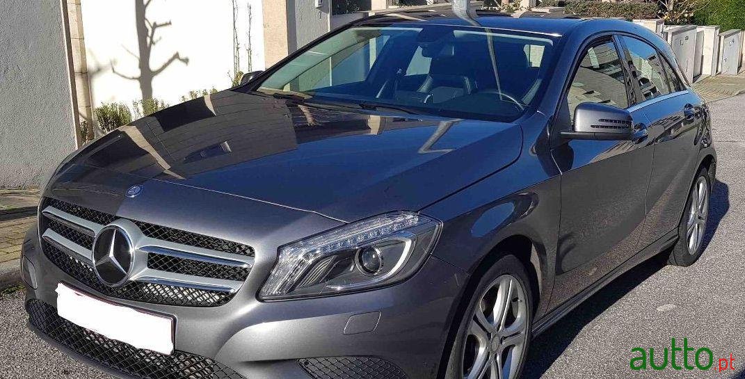 2013' Mercedes-Benz A-180 Urban photo #3