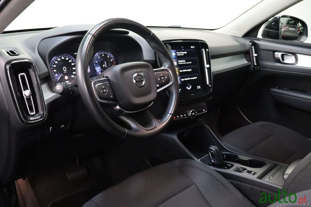 2021' Volvo Xc 40 photo #5