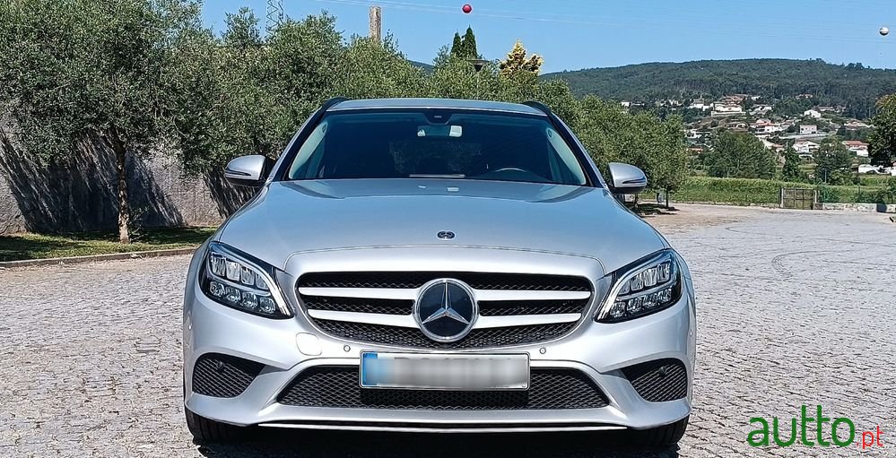 2019' Mercedes-Benz Classe C photo #3