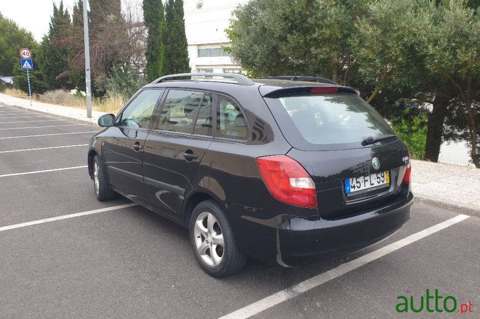 2008' Skoda Fabia Break photo #5