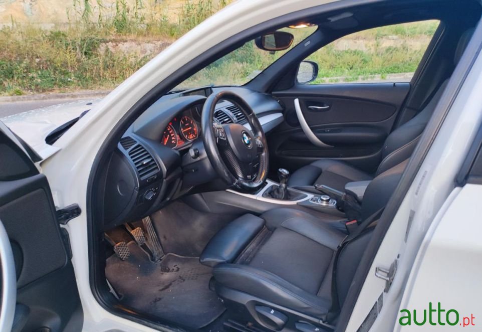 2010' BMW 120 photo #3