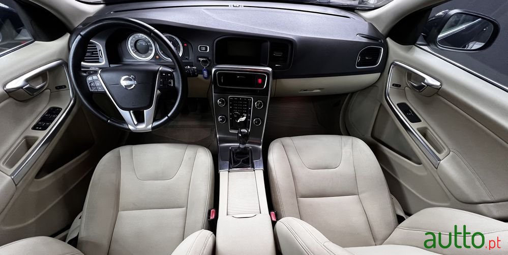 2012' Volvo V60 photo #5