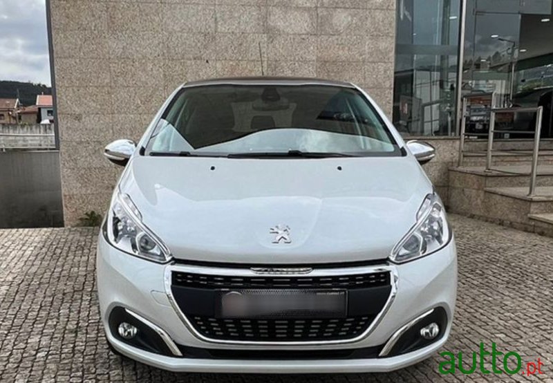 2017' Peugeot 208 photo #2