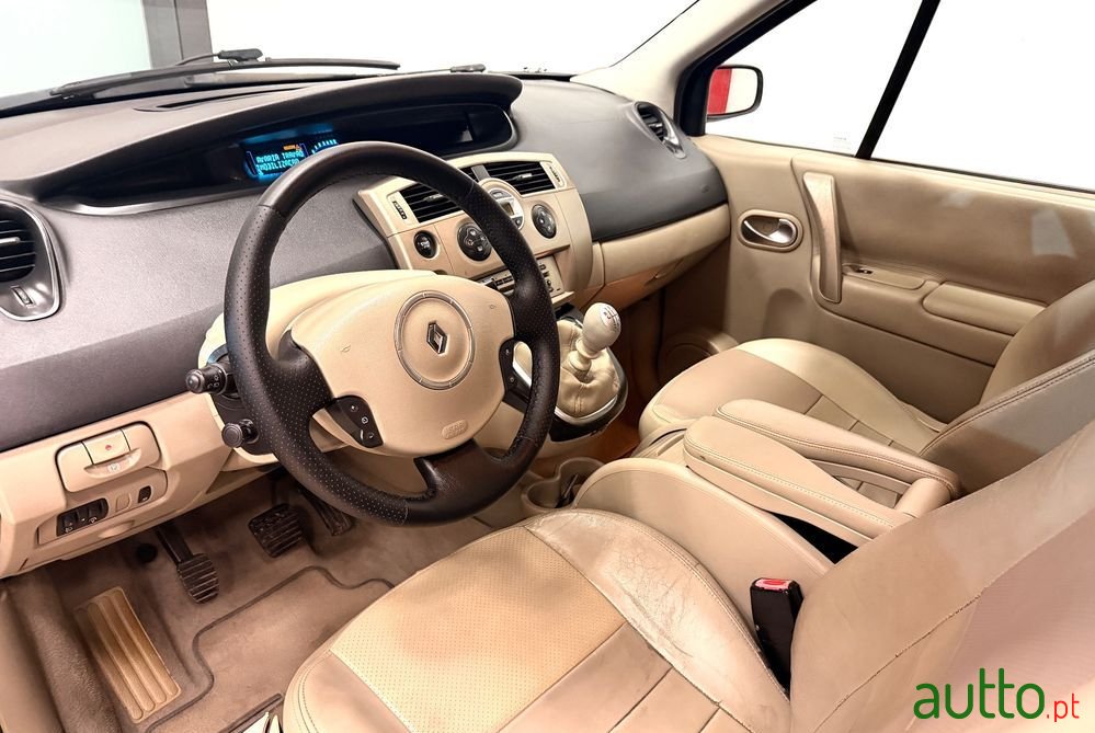 2007' Renault Grand Scenic photo #3