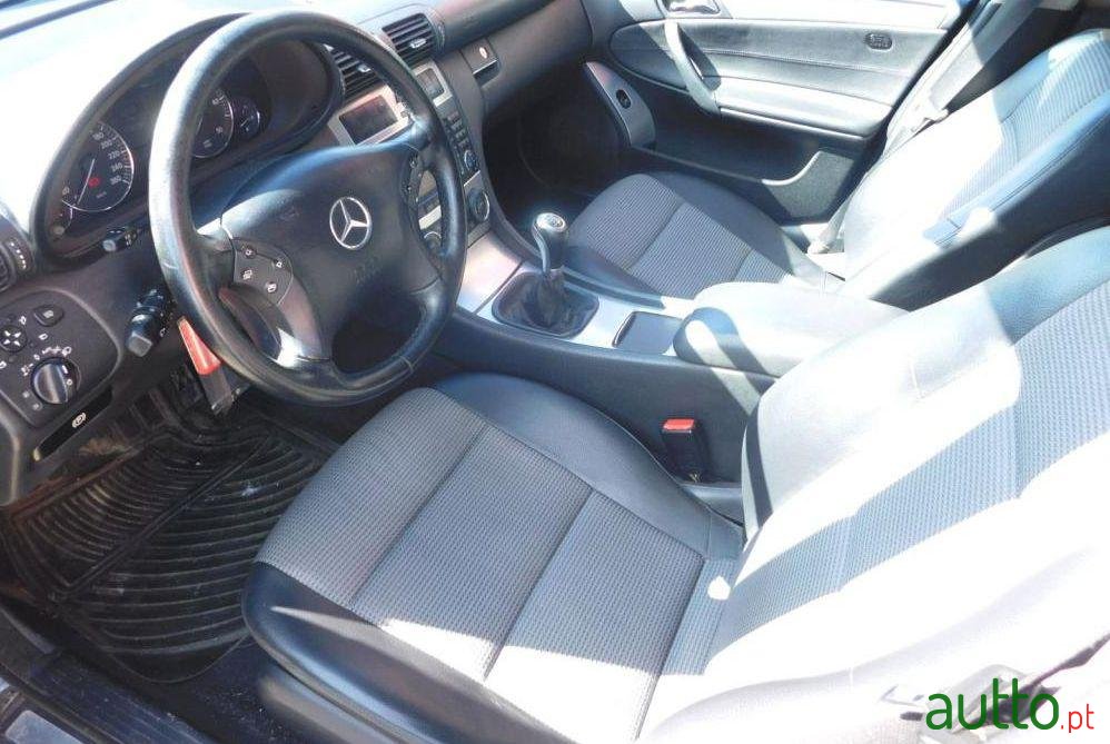 2006' Mercedes-Benz CDi Avantgarde photo #1