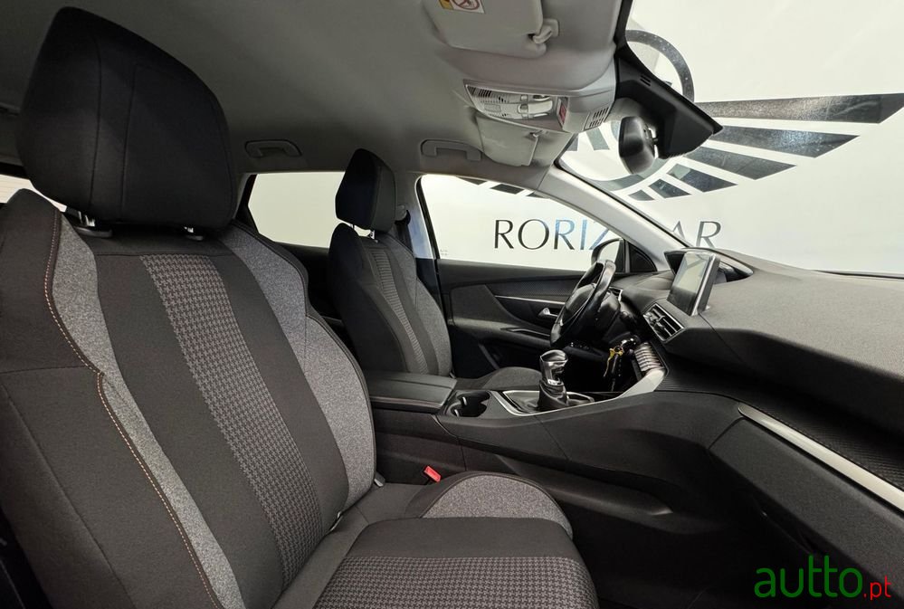 2019' Peugeot 3008 1.5 Bluehdi Active photo #2