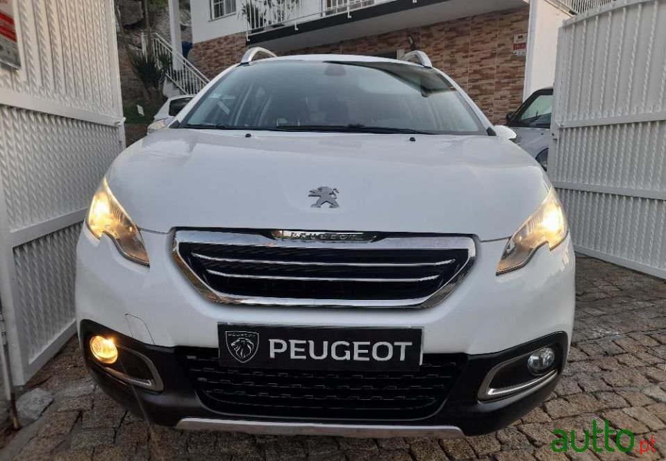 2014' Peugeot 2008 photo #2