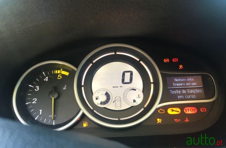 2014' Renault Megane photo #2