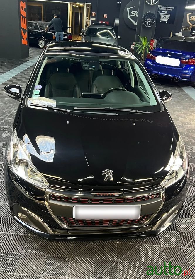 2016' Peugeot 208 photo #2