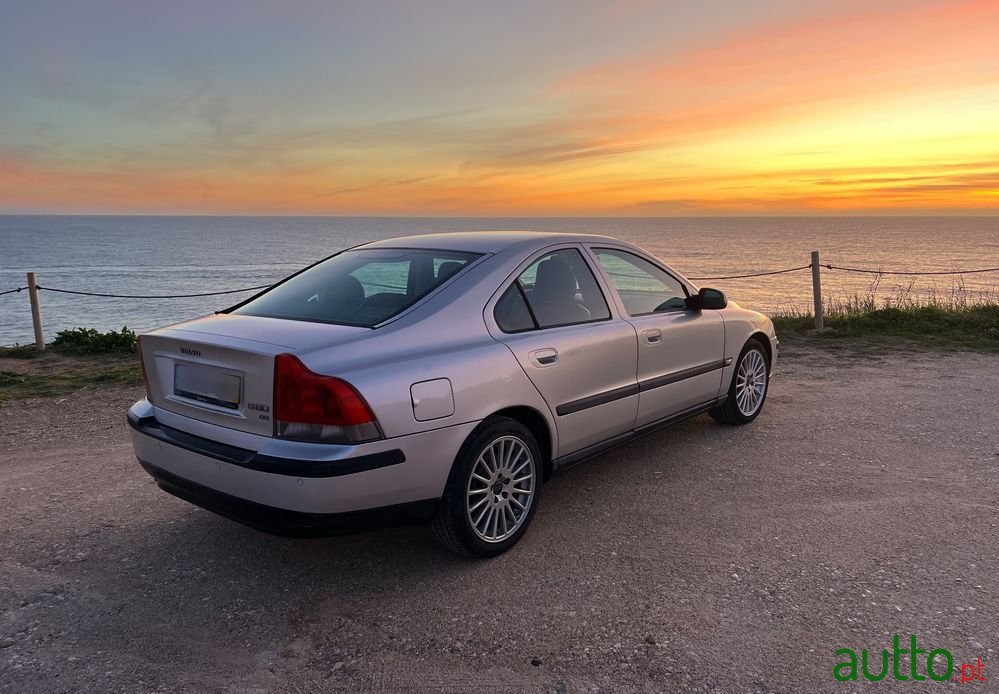 2002' Volvo S60 2.4 D5 photo #1