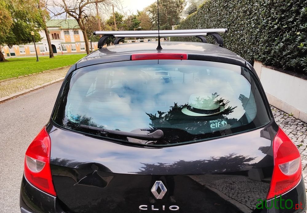 2007' Renault Clio photo #5