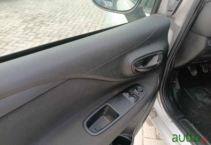 2017' Fiat Punto 1.3 M-Jet Easy S&S photo #5