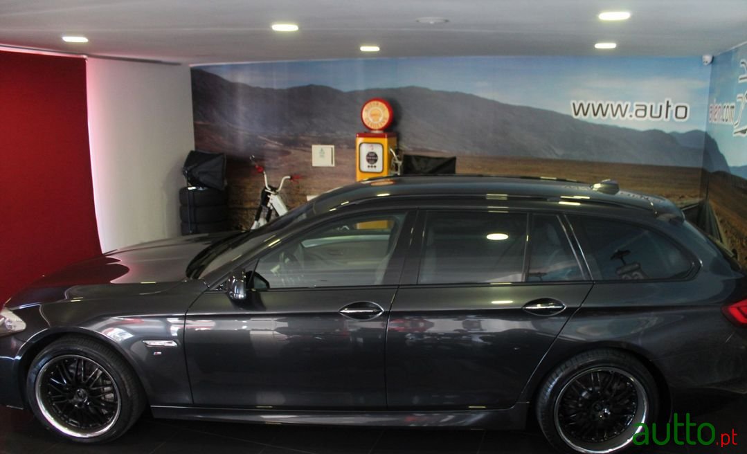 2013' BMW 535 photo #2