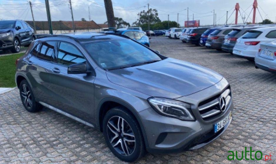 2017' Mercedes-Benz Gla-180 Cdi Amg Line photo #1