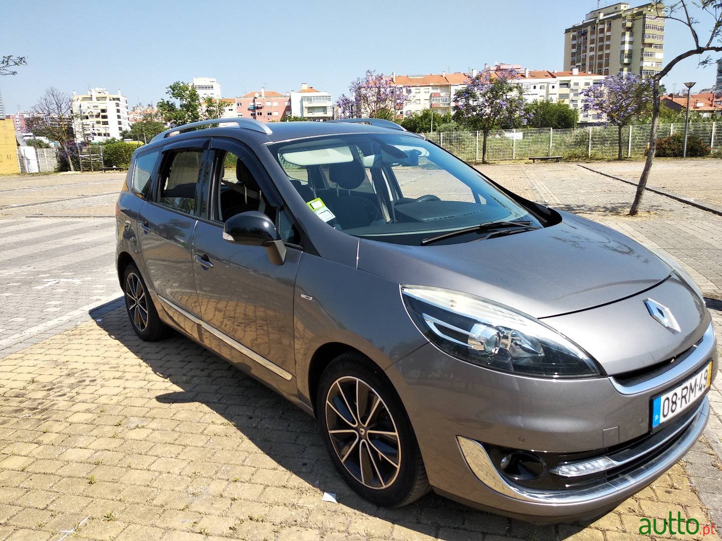 2012' Renault Grand Scenic photo #6