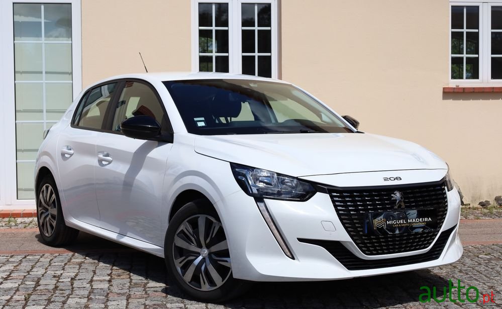 2023' Peugeot 208 photo #1